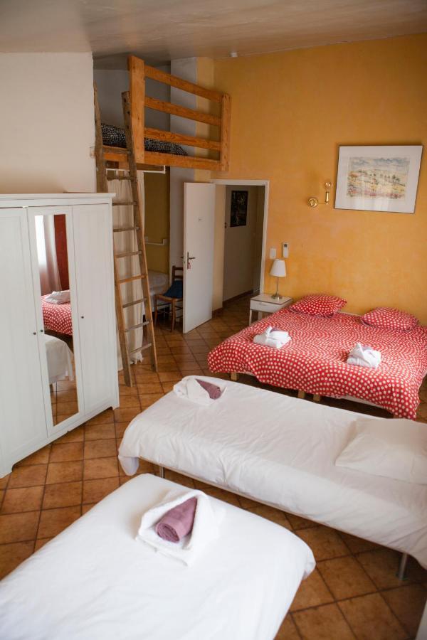 Auberge De La Vallee Saint-Jean-de-Bueges Ngoại thất bức ảnh